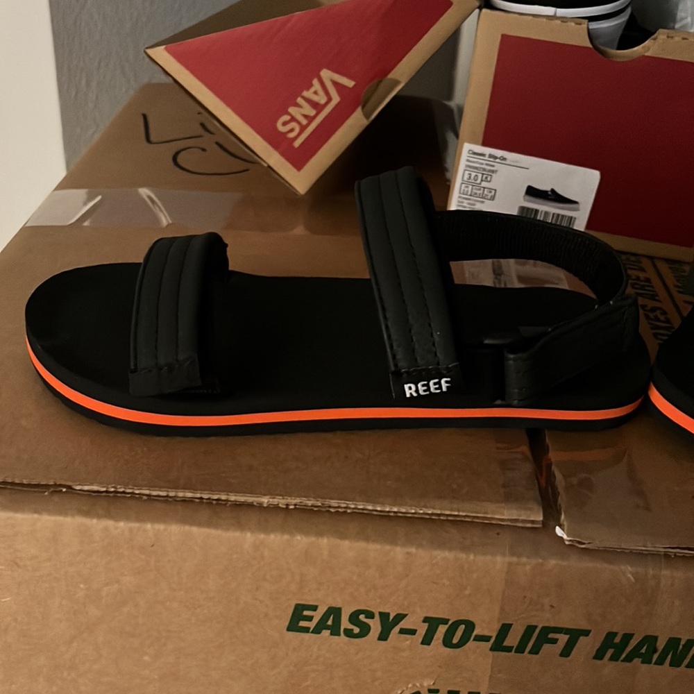 Reef Sandals - Picture 2 of 2